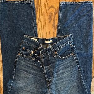 Levi ribcage straight size 26